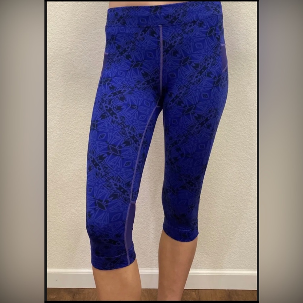 Athleta Cairo Bare to Run Cropped Leggings Blue - Picture 2 of 7